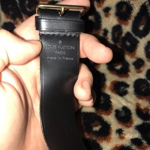 Auth Louis Vuitton Black Poinet handle strap